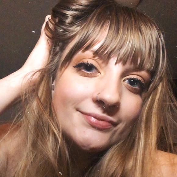 Meet your Posher, Joelie - Picture 3 of 3